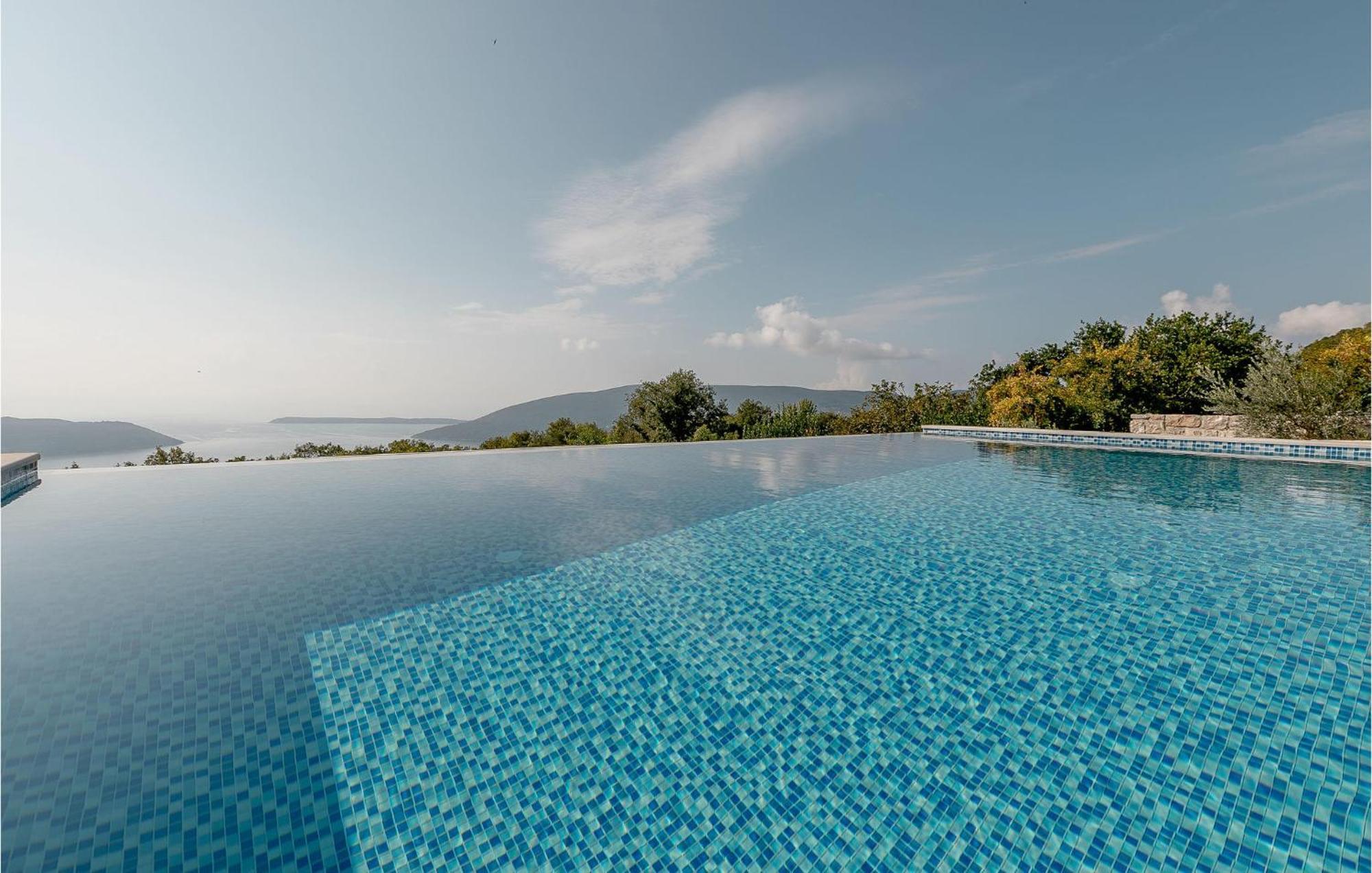 Amazing Home In Herceg Novi With House Sea View Buitenkant foto