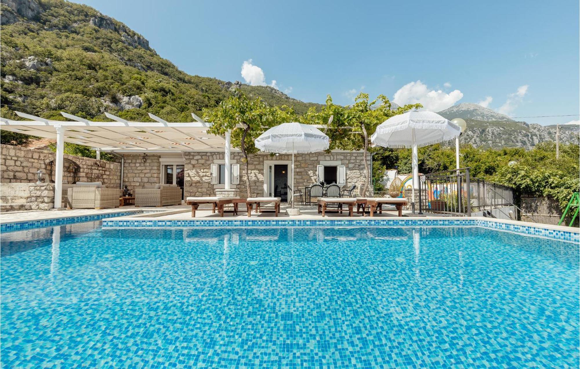 Amazing Home In Herceg Novi With House Sea View Buitenkant foto