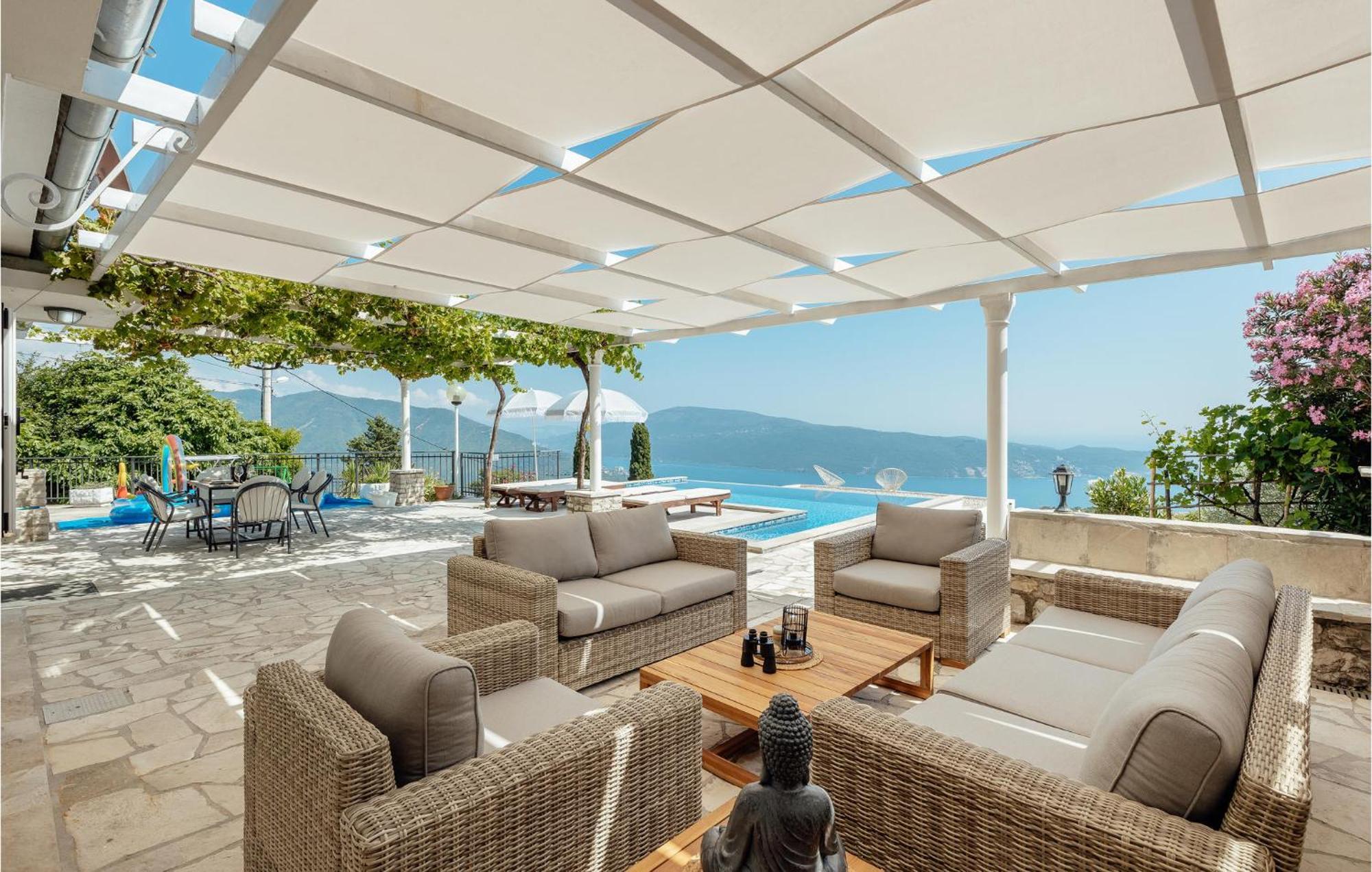 Amazing Home In Herceg Novi With House Sea View Buitenkant foto