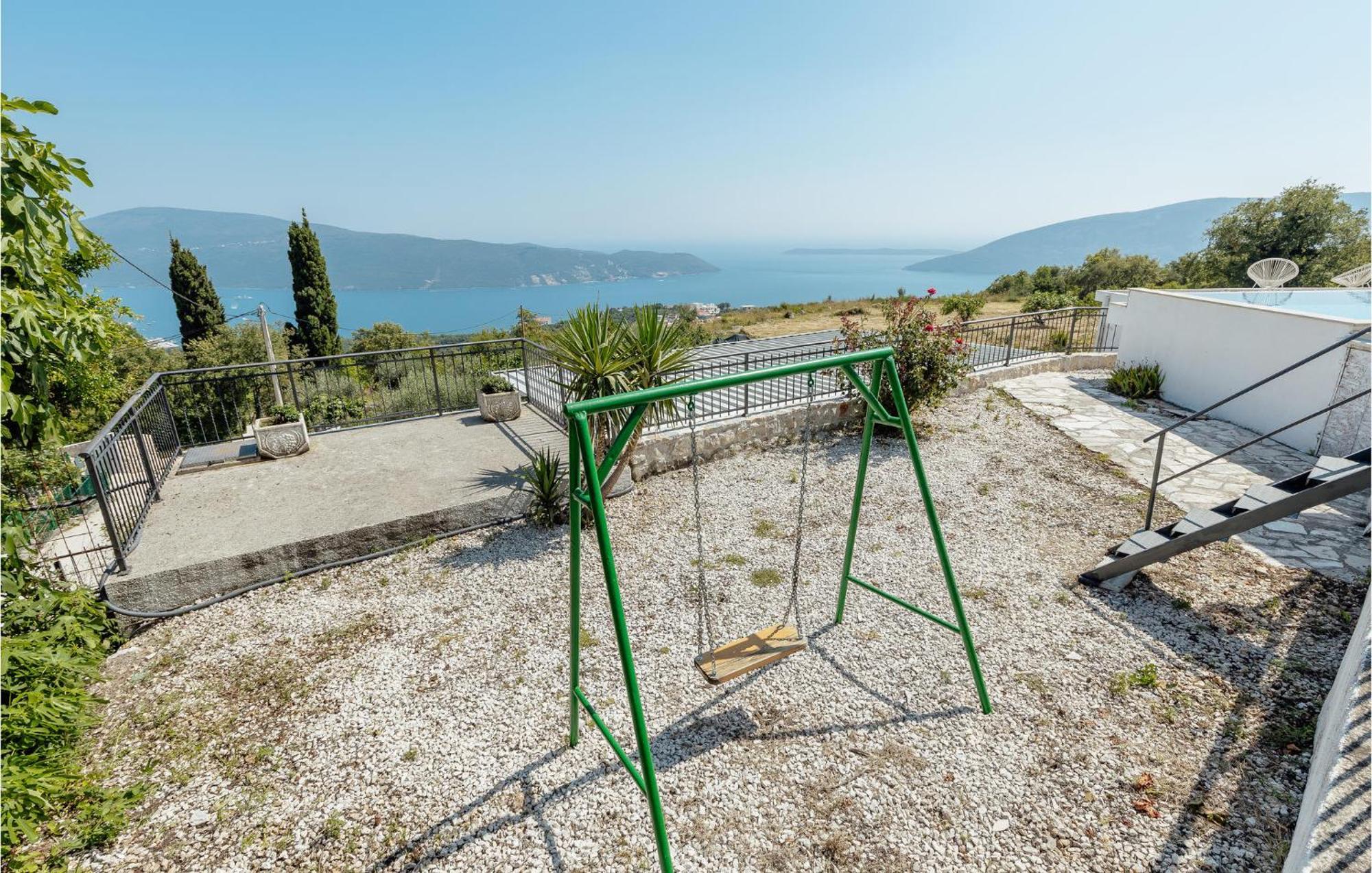 Amazing Home In Herceg Novi With House Sea View Buitenkant foto
