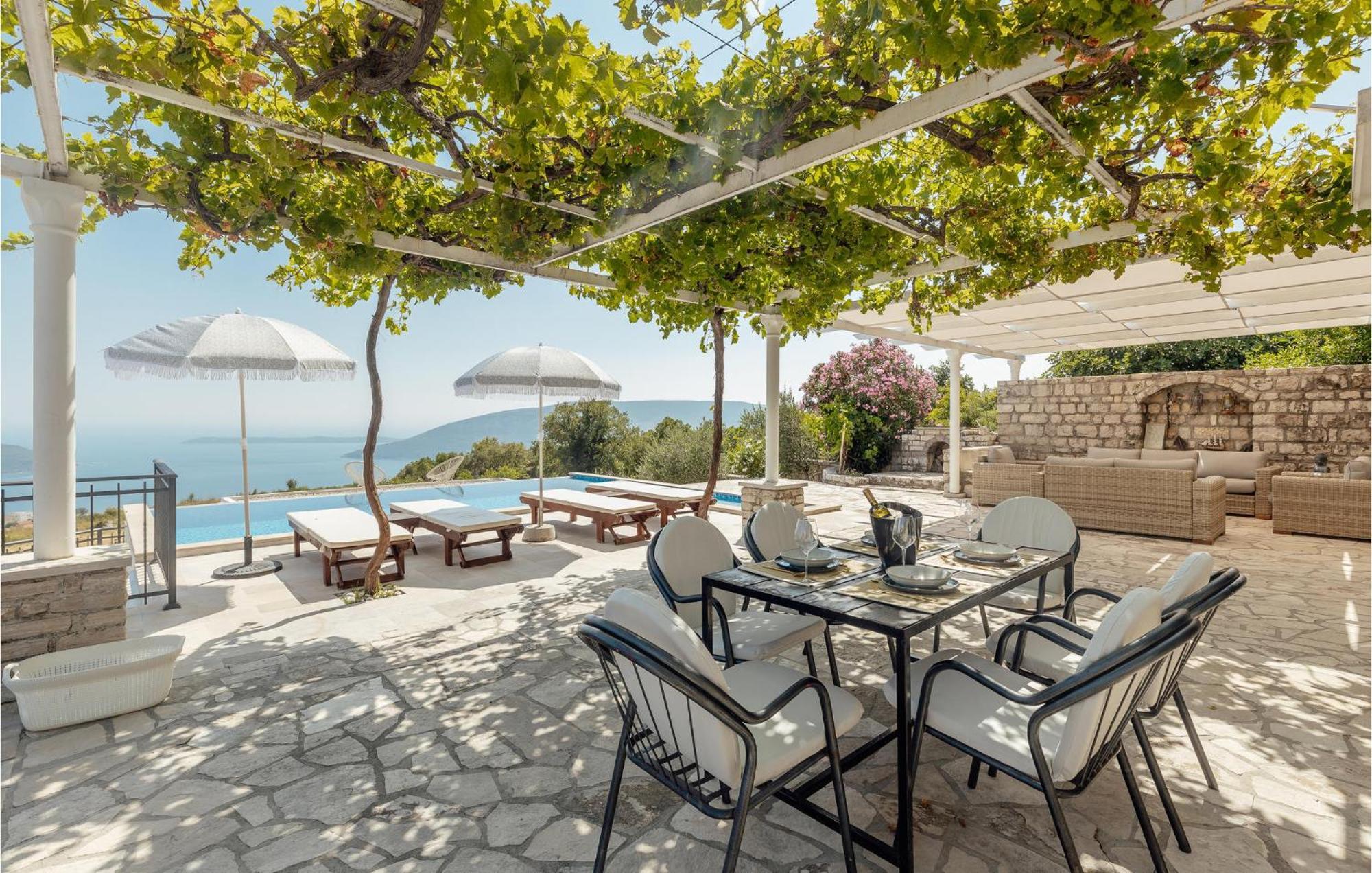 Amazing Home In Herceg Novi With House Sea View Buitenkant foto